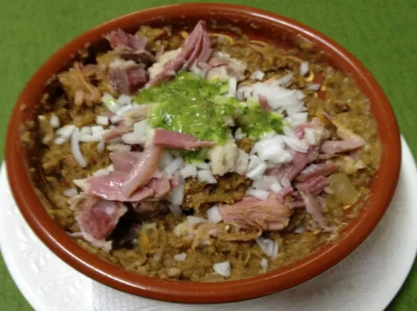 Escaldon de gofio con caldo canario