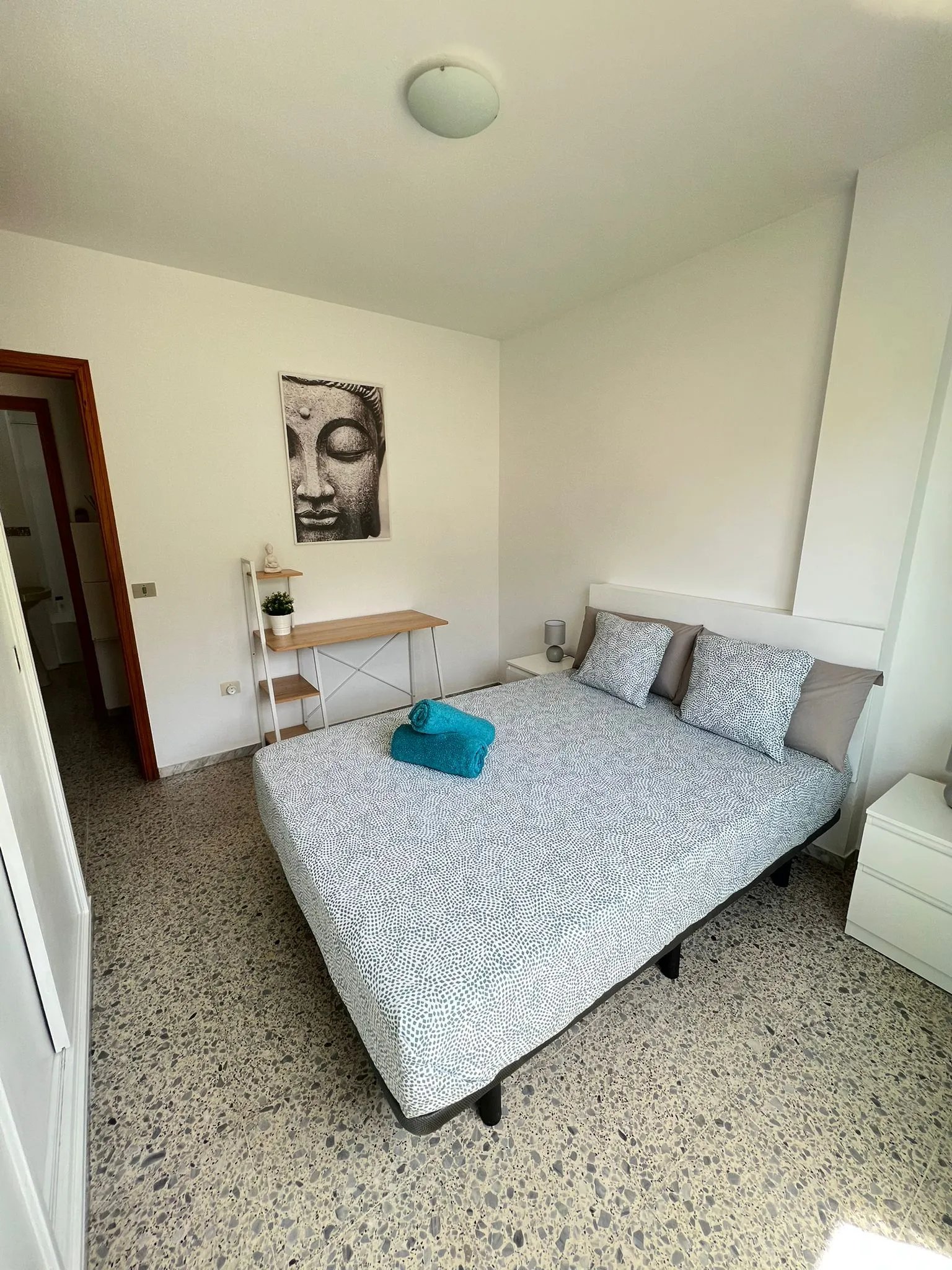 Zona de trabajo en el dormitorio